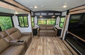 Outback: Chef's kitchen, King bed, 3 slides, Solar