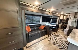 2021 Dutchmen RV Coleman Light 2835BH RV rental photo 11