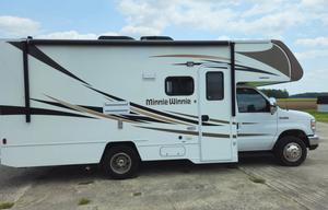2019 Winnebago Minnie Winnie 22M RV rental photo 6