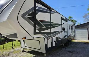 2021 Grand Design Momentum MTN1540