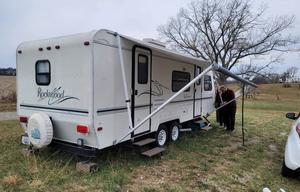 2001 Forest River RV Rockwood Mini Lite 1809 RV rental photo 2