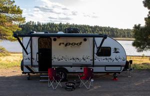 Custom Glamping R-Pod - Pet Friendly!