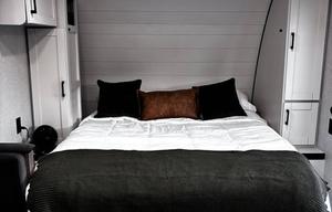 Desert Rent A Hive –2026 Clean Jayco w/ Bunks