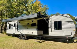 2025 *NEW* Jayco - KING Bed - 2 Bdrm