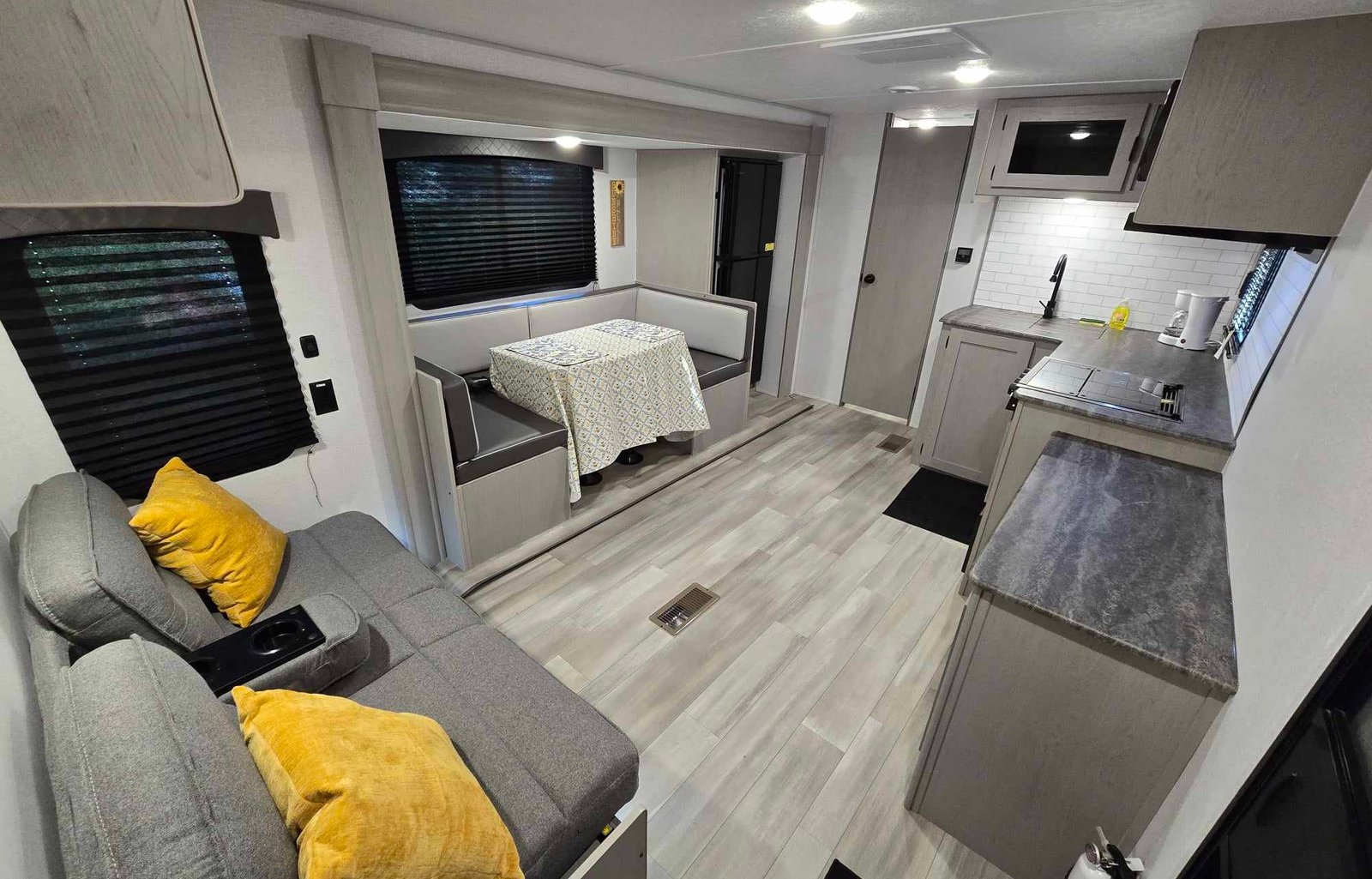 Brand New Viking, Spacious and Clean "The Beehive"