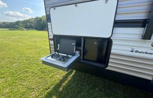 Clean & Fully Stocked Travel Trailer