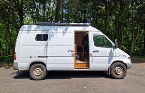Sherpa: Converted Sprinter Van * Pet Friendly *