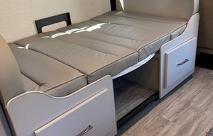 2024 Thor Motor Coach - Coleman 32CM