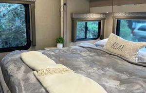 C1*NEW*2022 LUXURY Mercedes - Sleeps 6 -Great MPG