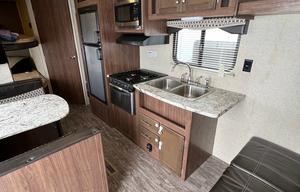 Heartland Trail Runner SLE 25 - *with Solar*