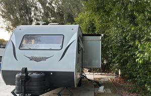 Lance Trailer 1575 – Easy Tow - Small Pet Friendly