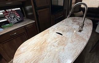 LARGE FAMILY CAMPER WITH PRIVATE QUEEN BEDROOM