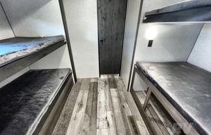 Like New 35' RV Travel Trailer