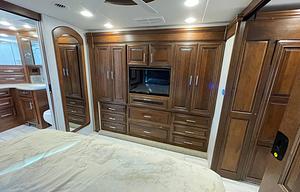 LUXURY RV