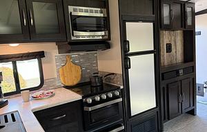 2020 Surveyor Luxury 267RBSS RV rental photo 8