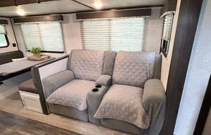 The Hitch Hiker, 32 ft. bunkhouse, 30 amp sleeps 8