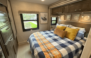 'Maverick' Sleeps 8! Loaded with Comfort Amenities