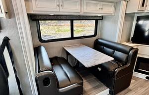 Luxury Personified: The Holiday Rambler