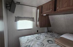 2019 Heartland Prowler 286P BHS RV rental photo 6