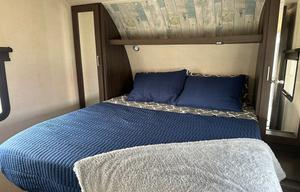 Spacious & Stylish Travel Trailer - Sleeps 5!