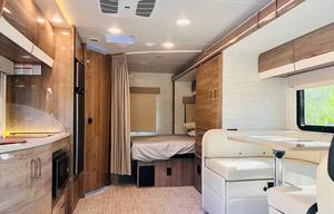 Luxury Mercedes-Benz Entegra  Unlimited Generator