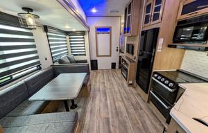 Cherokee Arctic Wolf | Luxury 5th Wheel Bunkhouse
