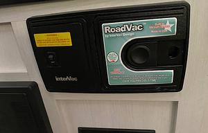 R-POD 193 w/King Size Bed **Delivery Offered**