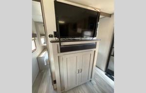 2021 Prime Time RV Tracer 24DBS RV rental photo 6