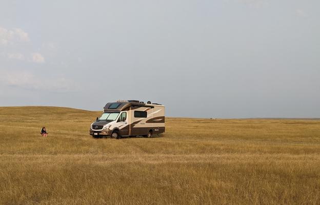 2017 Winnebago Navion 24J