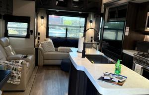 Redwood 5th wheel