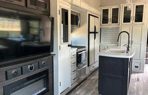 Desert Dream Getaway - 2022 Jayco Eagle 355MBQS