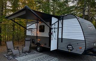 2024 Coleman Lantern 17B – Family & Pet Friendly!