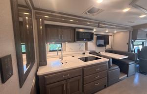 RIVIERA COACH