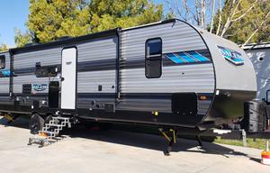 Bunkhouse & Lounge, Fully-Loaded & Turn-key Ready!