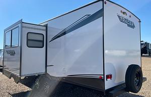 28' 2022 Tracer Bunkhouse - Sleeps 6 + 2 Children