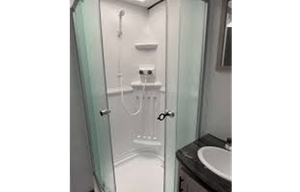 HUNTS PROWLER RV 32' SLEEPS 6