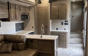 2019 Venom V4114TK RV rental photo 9