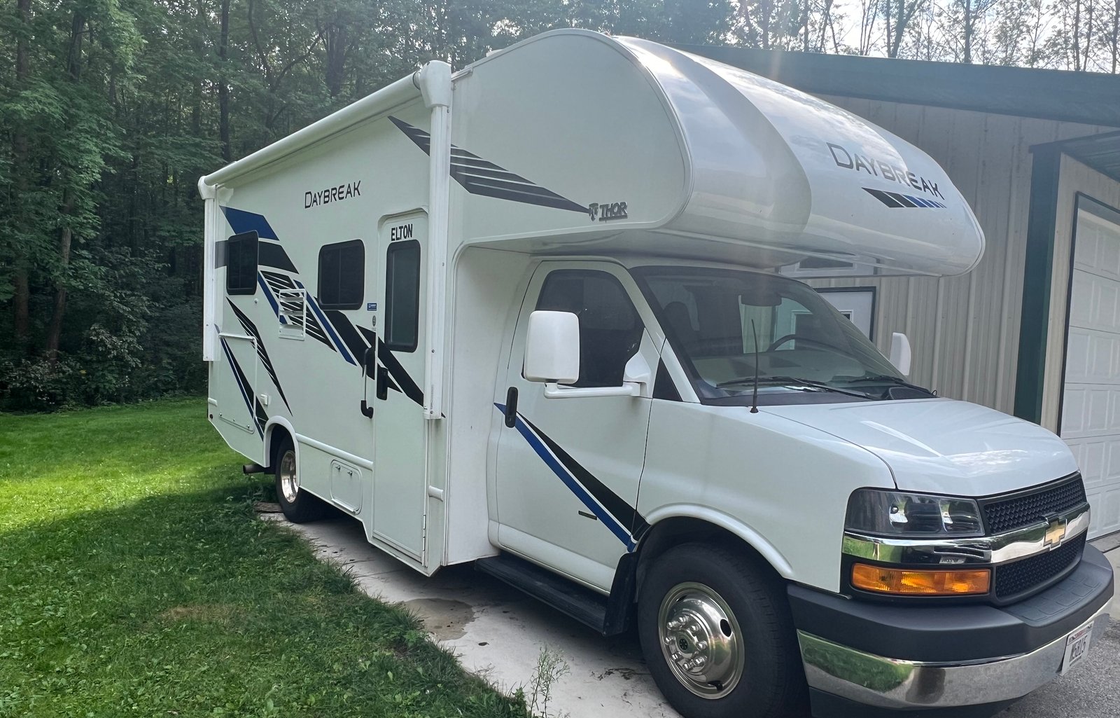 24' Thor Daybreak Motorhome