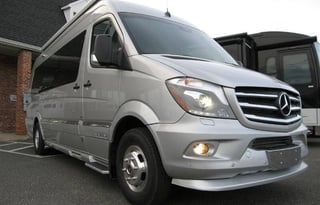 Benz Airstream Luxurious Interstate Grand Lounge