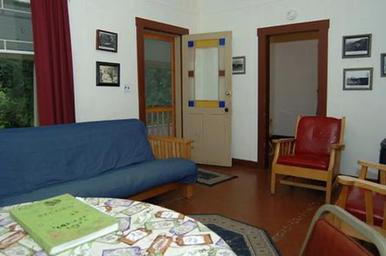 LOUELLA CABIN