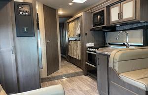 2023 Thor Motor Coach Quantum SE SE31 Ford
