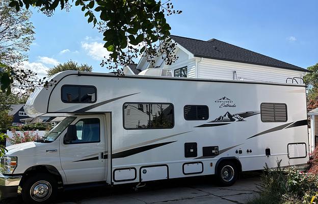 2025 EAST TO WEST Entrada 2000NS RV rental photo 1