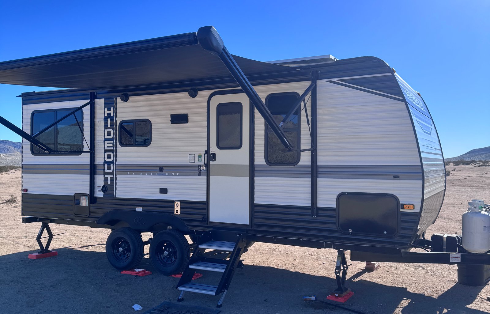 Keystone Hideout 20RDWE — Easy Tow Sleeps 5