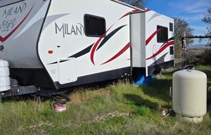2016 Eclipse Milan Series 26RLSG RV rental photo 12