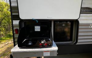 2022 Dutchmen Coleman Lantern - Sleeps 8