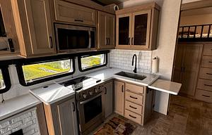 Modern Fifth Wheel – Your Home on the Road