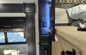 2021 Dynamax FORCE HD 34KD HD RV rental photo 8