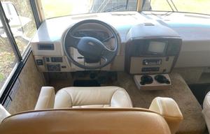 Winnebago Vista - Fully Stocked and clean!