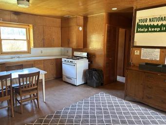Guard Station, Loop: Mill Hollow Guard Station