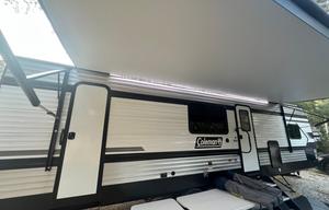 2025 Coleman Lantern 28 BHS